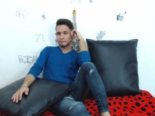 AronChaud - Sexe cam en vivo - 8060720