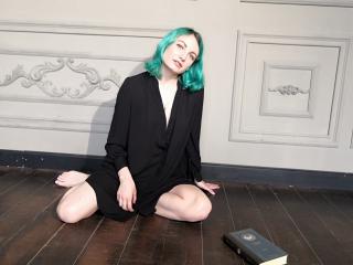 LikaBiryza - Web cam exciting with this shaved private part Dominatrix 