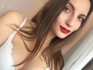 RainaRise - Chat live hard with this ordinary body shape Mistress 