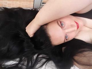 AnabelleJolie - Chat hot with a dark hair Hot mom 