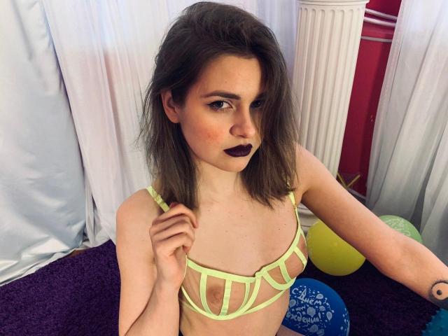 CuttestBlueEyes - Live sexe cam - 8080052