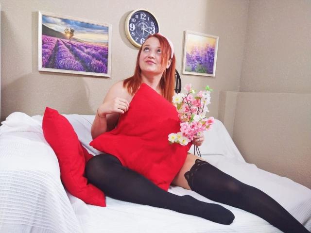 GisellHappy - Web cam sexe avec cette Excitante jeune model française en chaleur avec des cheveux roux sur le site X Love Cam 
