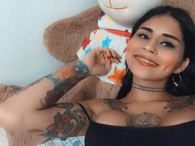 CristalHugetss - Sexe cam en vivo - 8082772