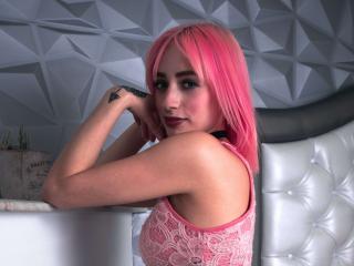 StrawberryRose - Show live exciting with this latin Nude young and sexy lady 