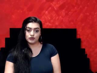 BrunetteAngelinaX - Chat cam sex avec une Resplendissante jeune nana française hot  