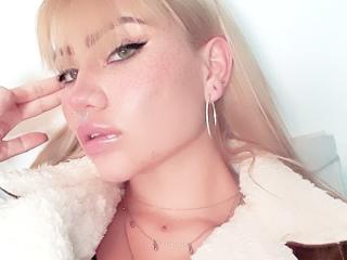 ScarletPrincesse - Video chat hot with this latin american Hot chick 