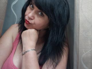 GloriaT - Web cam exciting with a fat body Nude MILF 