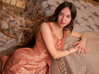 HappyStephanie - Show nude with a European XXx young lady 