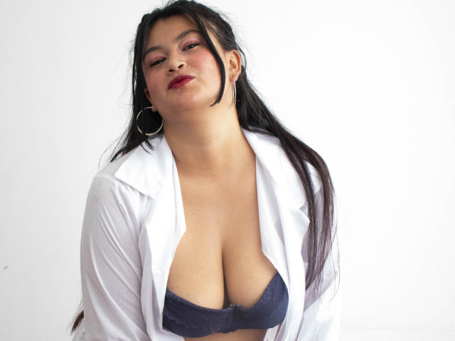 LillyDanger - Live cam sexy avec une Belle jeune demoiselle française hot latinas sur le site Xlovecam 
