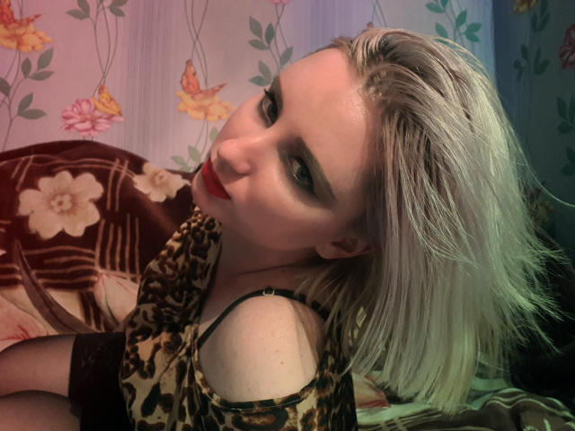 SofiaXRuby - Chat excitant avec une Splendide camgirl française très sexy avec des nichons de bonne taille sur le site Xlove 