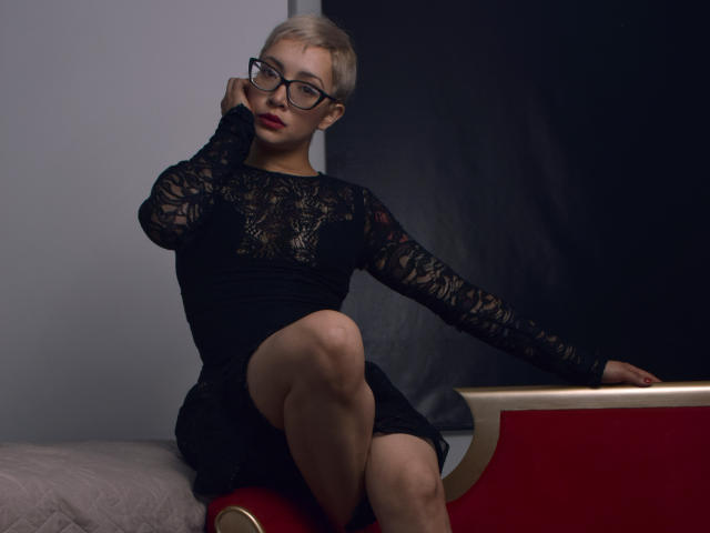 AlizeeFavre - сексуальная веб-камера в реальном времени - 8132736