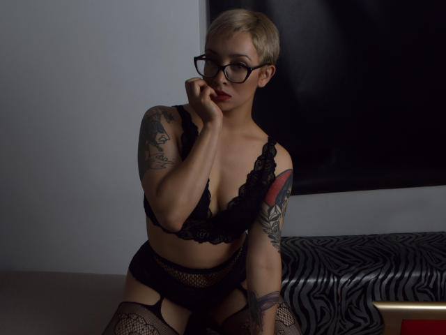 AlizeeFavre - Camera khiêu dâm &amp; quyến rũ trực tiếp - 8132764