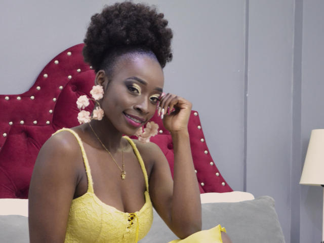 KendraJoness - Chat sexy avec cette Fabuleuse jeune demoiselle française très sexy d’Amérique latine  