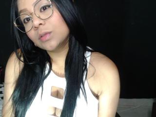 SandraHotAnal - Chat cam en direct avec cette Model mature french de type latino  