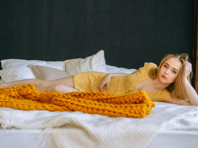 EllaGilbert - Live sexe cam - 8154248