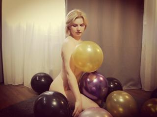 SweetPeachs - online chat x with a platinum hair Hard babe 