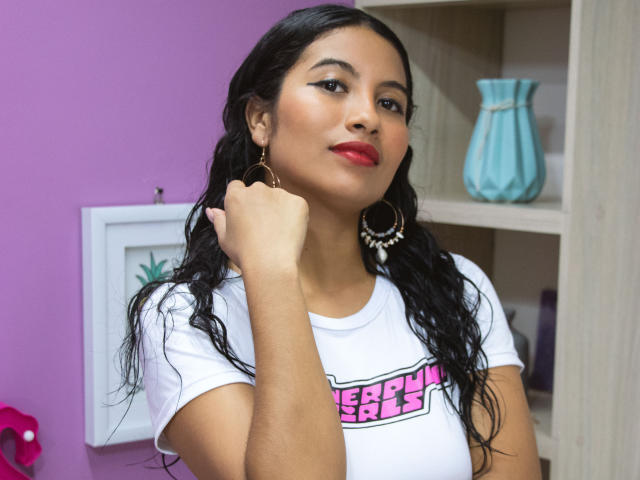 KateMady - Chat live porn with a black hair XXx young and sexy lady 