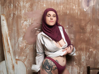 AairahArabian - Webcam live hard with this ordinary body shape Nude 18+ teen woman 
