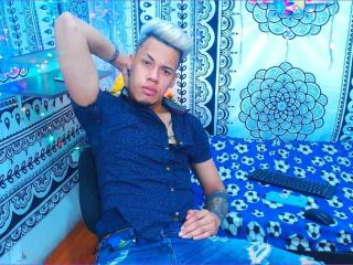 Mikebrooke - Chat porno avec ce Homme latino  