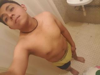 JulianCrush - Live porn &amp; sex cam - 8165688