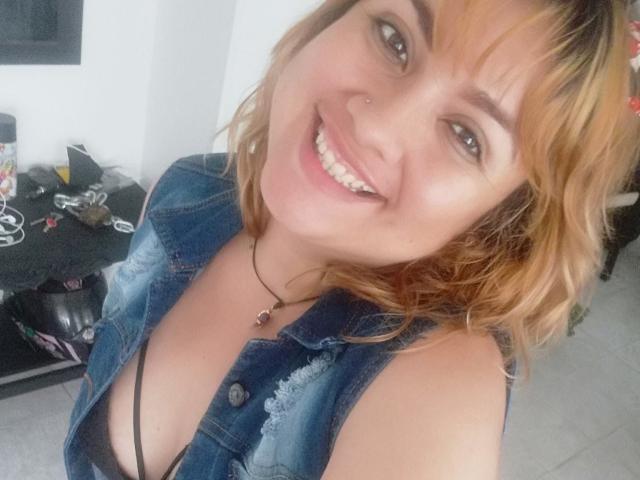 TastyCamila - פורנו בשידור חי ומצלמת סקס - 8167404