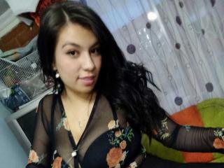 VictoriaSquirt - Webcam x with this Attractive woman with huge tits 