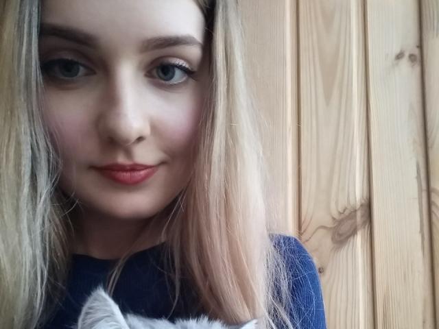 Sierra69 - Chat intime avec cette Fabuleuse femme french en chaleur épilée  