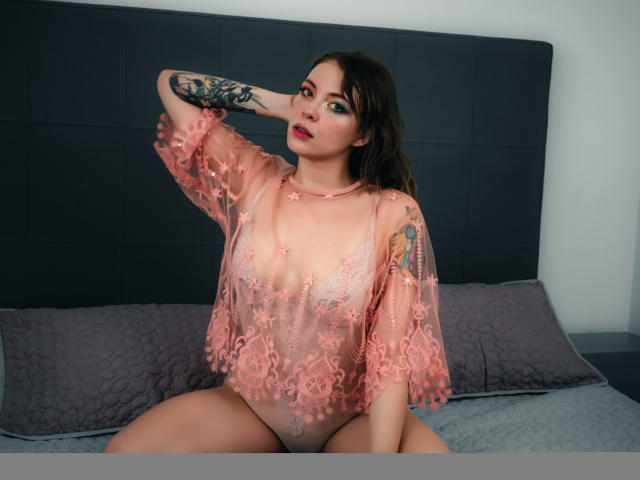 NaleWipe - online chat hard with this Gorgeous lady with standard titties 