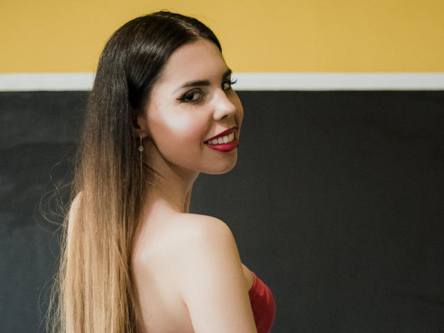 IFleur - Show porno avec cette Fabuleuse nana française hot à la chevelure châtain sur la plateforme Xlovecam 