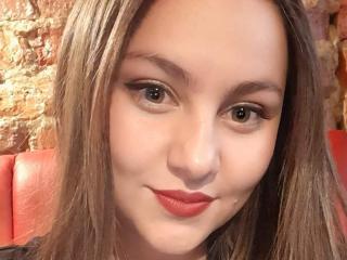 ElizaDream - online chat xXx with this ordinary body shape Sex girl 