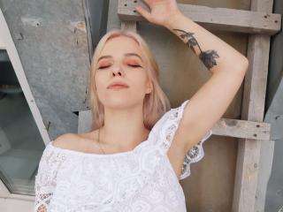 CherryLil - chat online x with a brown hair Sexy teen 18+ 