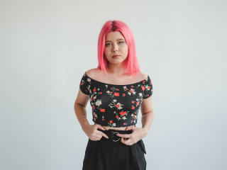 LiaGrandy - Web cam sexy avec une éblouissante nana french bien roulée avec des cheveux roux sur la plateforme Xlovecam 