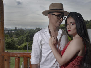 SaraAndJak - Cam hot avec ce Duo homme/femme d'amérique latine sur Xlove 