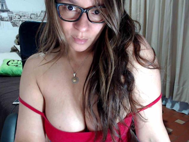 Angelonix - Web cam hot with a muscular physique Attractive woman 