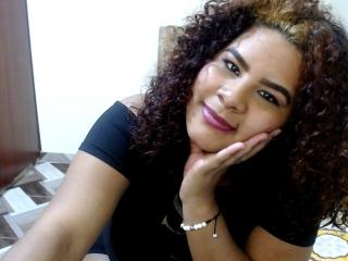 SweetEmny - Chat live sex with a Sex 18+ teen woman with regular tits 