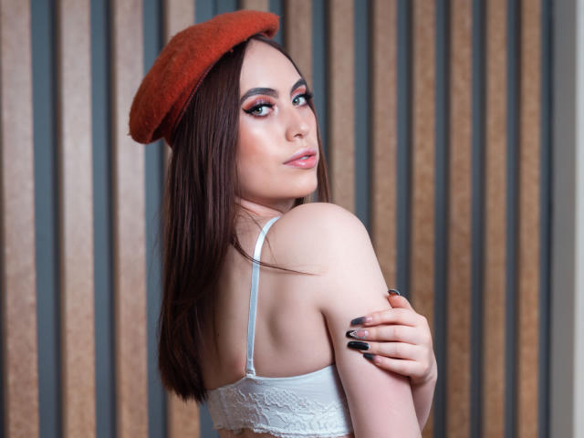 BelindaRob - Chat live nude with a latin american X girl 