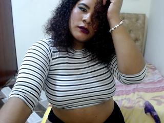 SweetEmny - Chat cam hot with a Hard young and sexy lady with average boobs 