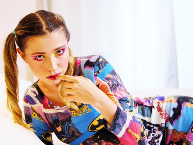 HeartHeidi - Cam sex with this lean Sex teen 18+ 