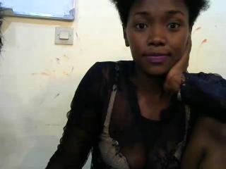 ZoeyLove - Webcam porno avec cette Ravissante jeune camgirl french très sexy  