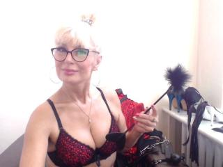 SexyNancyDixie - Live cam exciting with a so-so figure Porn MILF 