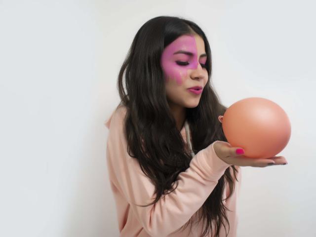 DaphneFaith - Video chat sexy with this vigorous body Hard young lady 