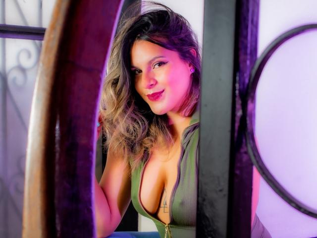 LoveCanella - Live sex cam - 8284592