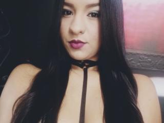 NahomiJoy - Cam sexy with a shaved pubis X young and sexy lady 