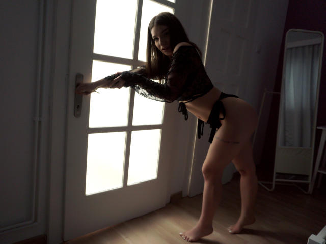 TanyavsJohnny - Chat porn with a shaved pubis Female and male couple 