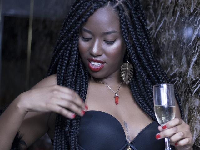 AllyssLovers - Live chat intime avec cette éclatante jeune canon french hot épilée sur la plateforme Xlove 