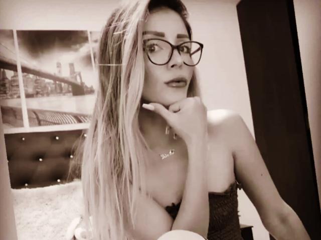 JolieAndreaW - Camera khiêu dâm &amp; quyến rũ trực tiếp - 8303452