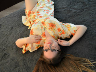 SindyCutes - Live chat porno avec une Superbe fille sexy sans poils sur Xlovecam 