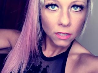 LiaMetz - Live Sex Cam - 8309760