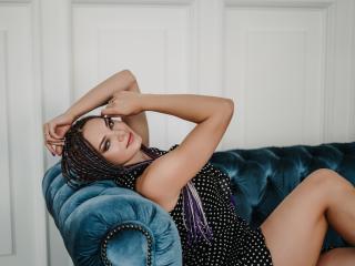 NillaTender - online chat x with a White X young lady 