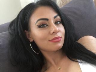 Evollete - Web cam exciting with a dark hair Exciting young and sexy lady 